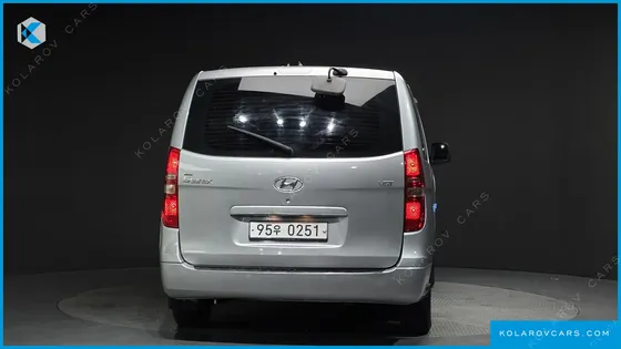 HYUNDAI STAREX VAN 5-SEATER