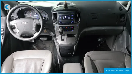 HYUNDAI STAREX VAN 5-SEATER