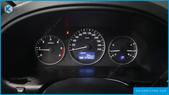 HYUNDAI STAREX VAN 5-SEATER