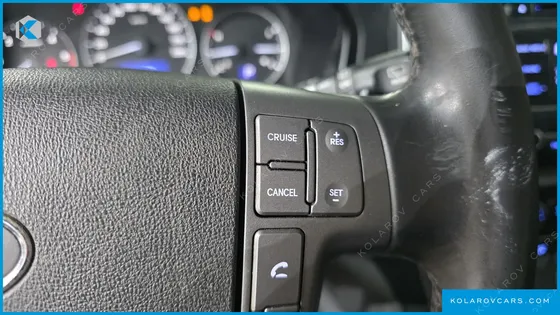 HYUNDAI STAREX VAN 5-SEATER