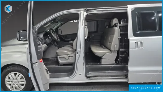 HYUNDAI STAREX VAN 5-SEATER