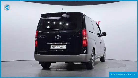 HYUNDAI STAREX URBAN 9-SEATER