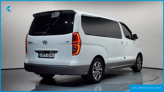 HYUNDAI STAREX URBAN 9-SEATER