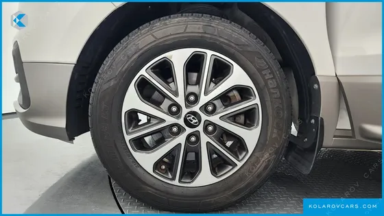 HYUNDAI STAREX URBAN 9-SEATER