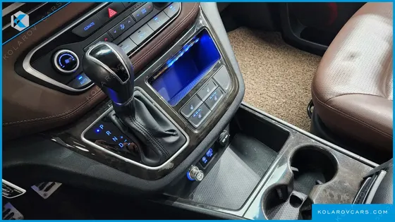 HYUNDAI STAREX URBAN 9-SEATER