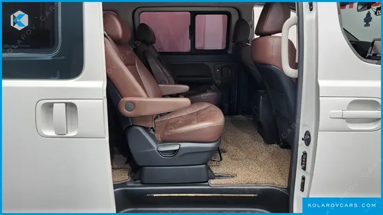 HYUNDAI STAREX URBAN 9-SEATER