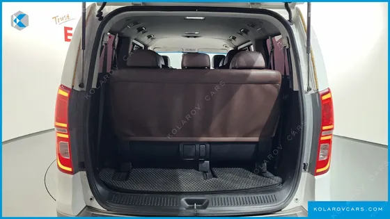 HYUNDAI STAREX URBAN 9-SEATER