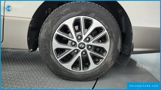 HYUNDAI STAREX URBAN 9-SEATER