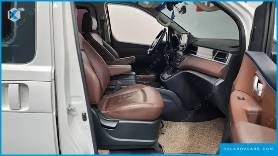 HYUNDAI STAREX URBAN 9-SEATER