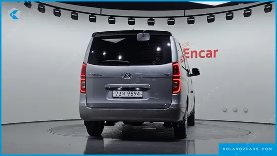 HYUNDAI STAREX 4WD WAGON 12-SEATER