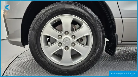 HYUNDAI STAREX 4WD WAGON 12-SEATER