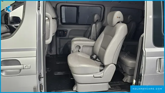 HYUNDAI STAREX 4WD WAGON 12-SEATER
