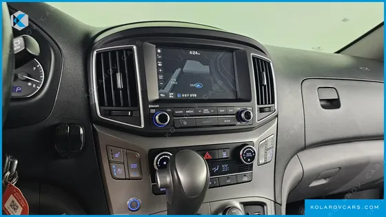HYUNDAI STAREX 4WD WAGON 12-SEATER