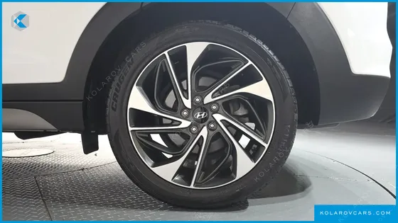 HYUNDAI TUCSON DIESEL 2.0 2WD
