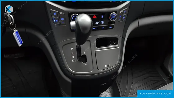HYUNDAI STAREX WAGON 12-SEATER