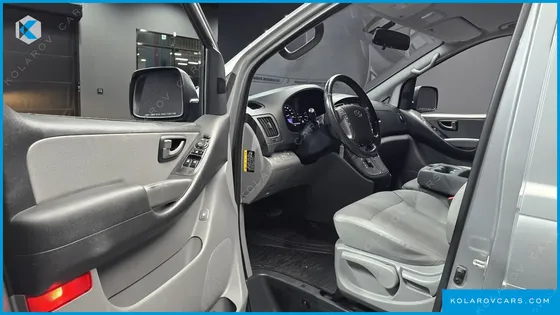HYUNDAI STAREX WAGON 12-SEATER