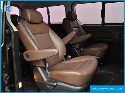 HYUNDAI STAREX URBAN 9-SEATER