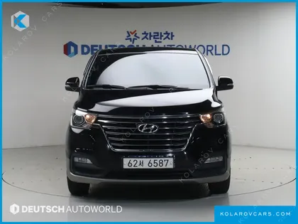 HYUNDAI STAREX URBAN 9-SEATER