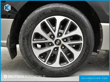 HYUNDAI STAREX URBAN 9-SEATER