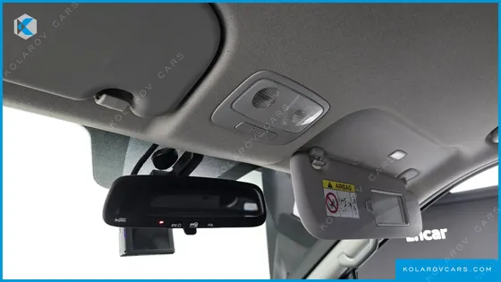 HYUNDAI STAREX VAN 5-SEATER