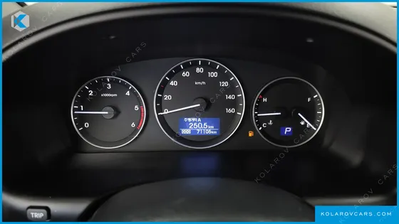 HYUNDAI STAREX WAGON 12-SEATER