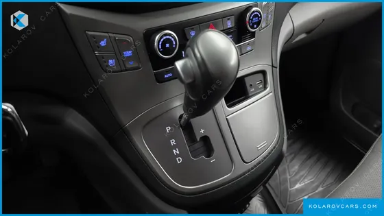HYUNDAI STAREX WAGON 12-SEATER