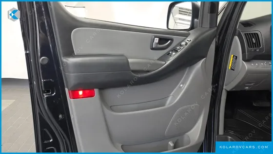 HYUNDAI STAREX WAGON 12-SEATER