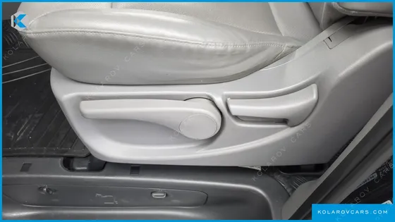 HYUNDAI STAREX WAGON 12-SEATER