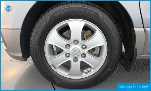 HYUNDAI STAREX WAGON 11-SEATER