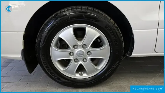 HYUNDAI STAREX URBAN 9-SEATER