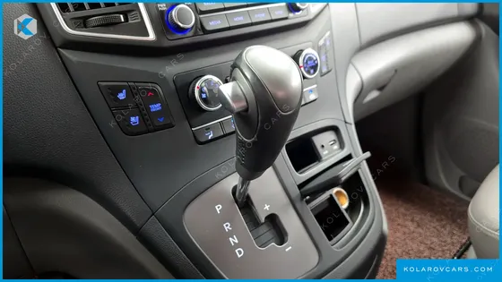 HYUNDAI STAREX URBAN 9-SEATER