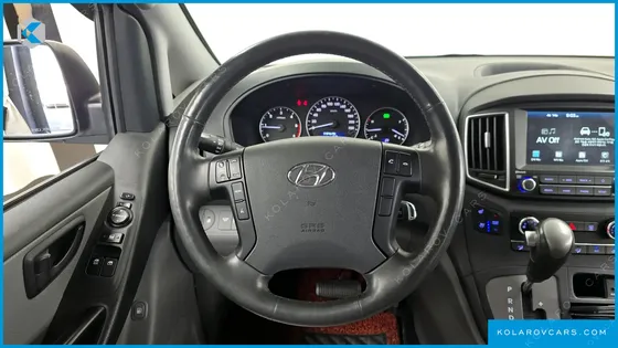 HYUNDAI STAREX URBAN 9-SEATER