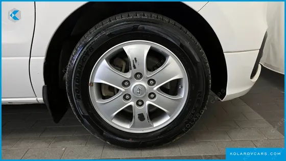 HYUNDAI STAREX URBAN 9-SEATER