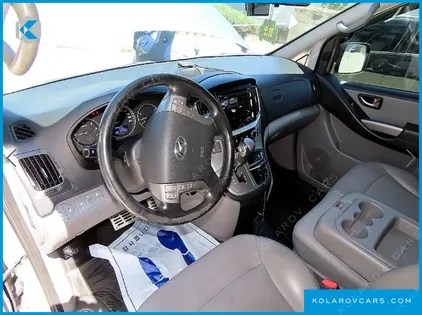 HYUNDAI STAREX VAN 3-SEATER