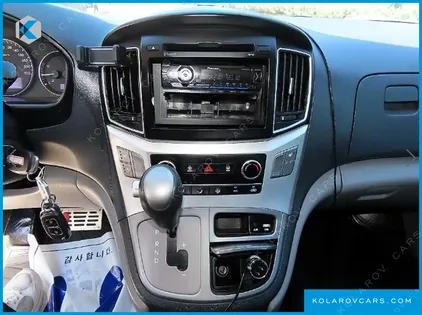 HYUNDAI STAREX VAN 3-SEATER