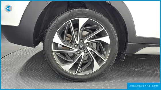 HYUNDAI TUCSON DIESEL 2.0 2WD