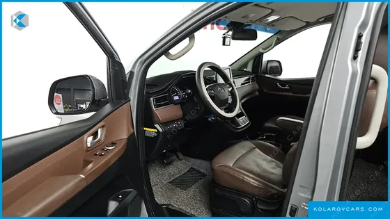 HYUNDAI STAREX URBAN 9-SEATER