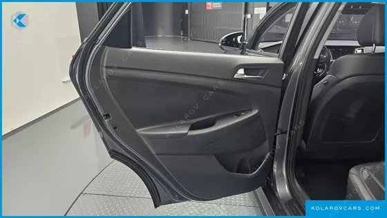 HYUNDAI TUCSON DIESEL 2.0 2WD