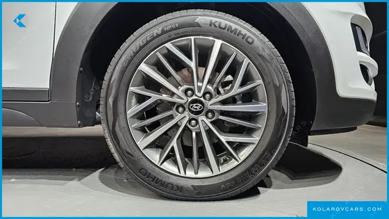 HYUNDAI TUCSON DIESEL 2.0 2WD