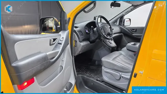 HYUNDAI STAREX WAGON 12-SEATER