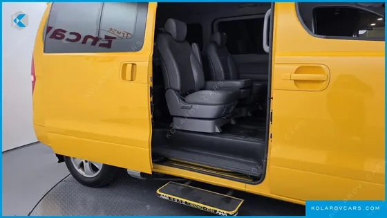 HYUNDAI STAREX WAGON 12-SEATER