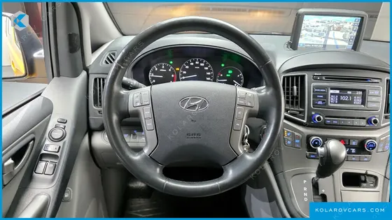 HYUNDAI STAREX WAGON 12-SEATER