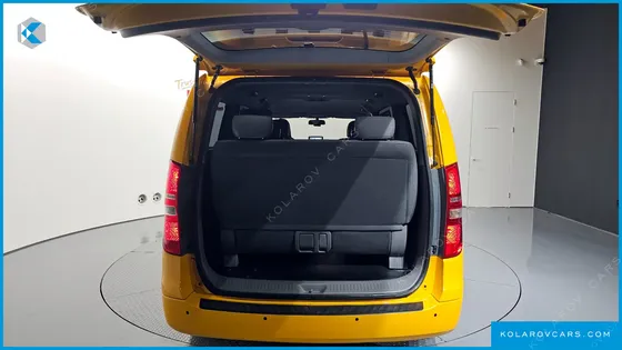 HYUNDAI STAREX WAGON 12-SEATER