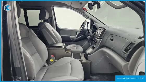 HYUNDAI STAREX VAN 5-SEATER
