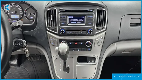 HYUNDAI STAREX VAN 5-SEATER