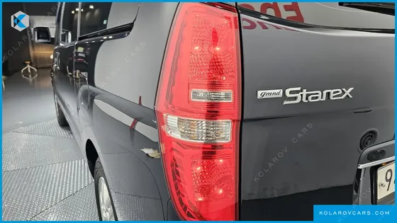 HYUNDAI STAREX VAN 5-SEATER