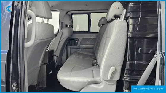 HYUNDAI STAREX VAN 5-SEATER