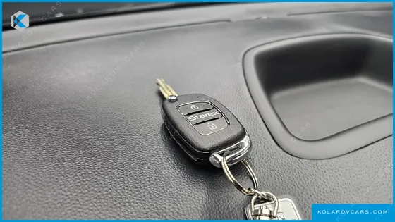 HYUNDAI STAREX VAN 5-SEATER