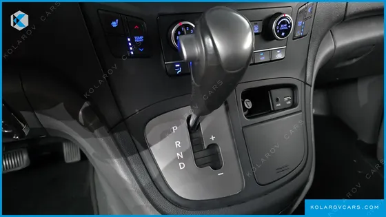 HYUNDAI STAREX URBAN 9-SEATER