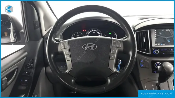 HYUNDAI STAREX VAN 5-SEATER